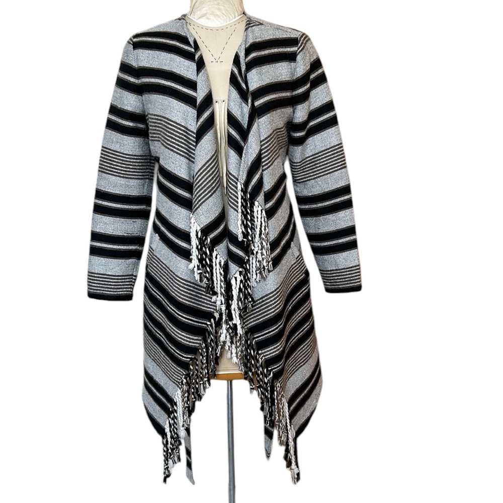 BB Dakota Sparrow Fringed Blanket Coat M